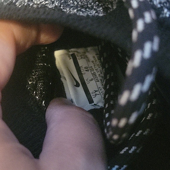 Nike KD11 Flyknit Basketball Shoes - Picture 9 of 15